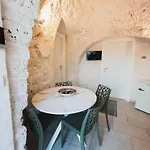 Da Memela Trulli E Lamie Per Vacanze Da Sogno In Puglia * Martina Franca